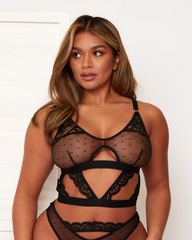 Tutti Threesome Seduction : Midnight Black