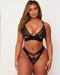 sexy daphne bralette in midnight black