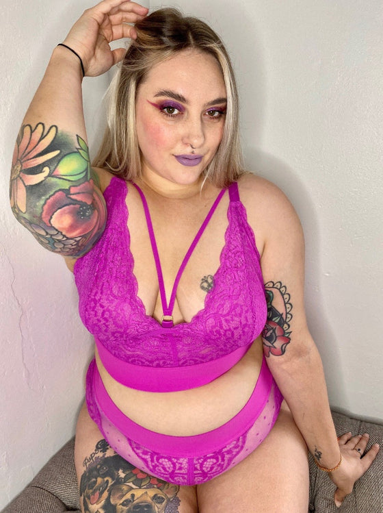 Gia bralette with scalloped edging in vibrant purple