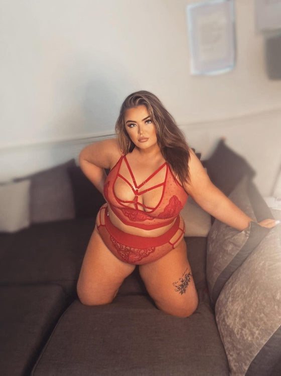 Sexy Kayla bralette in raspberry red with adjustable caging